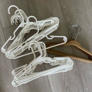 Children’s White and Brown Hangers Set (36)